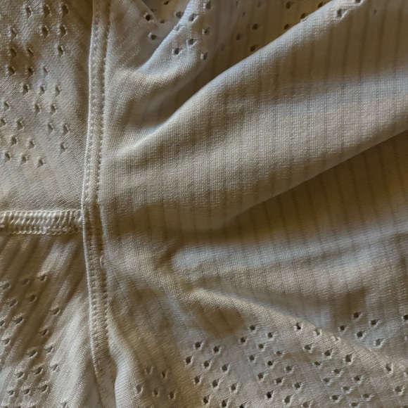 Lululemon Swiftly Breathe Short Sleeve Size 6 - Picture 6 of 6